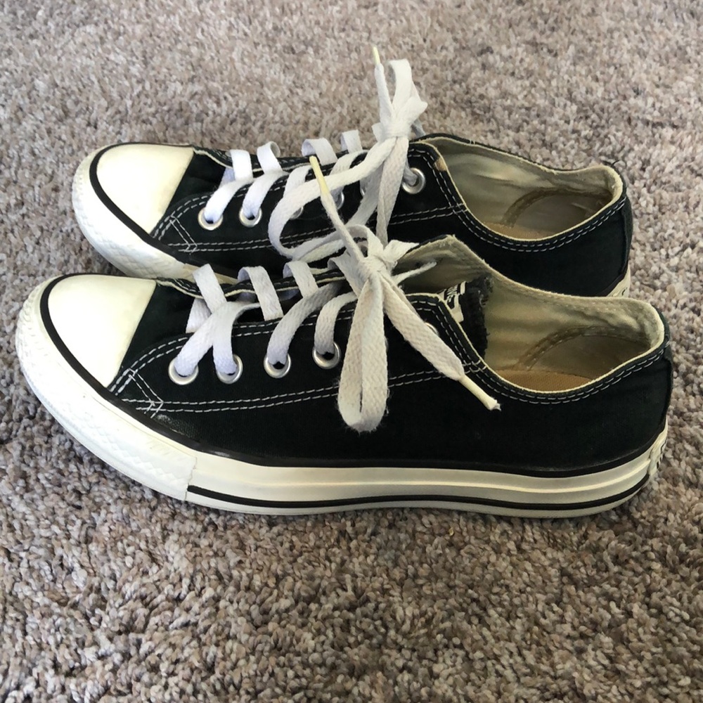 Converse Black and White